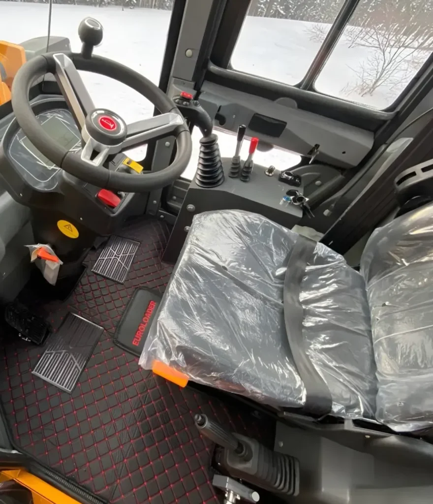 Ratt och förarmiljö i Euroloader L30T hjullastare