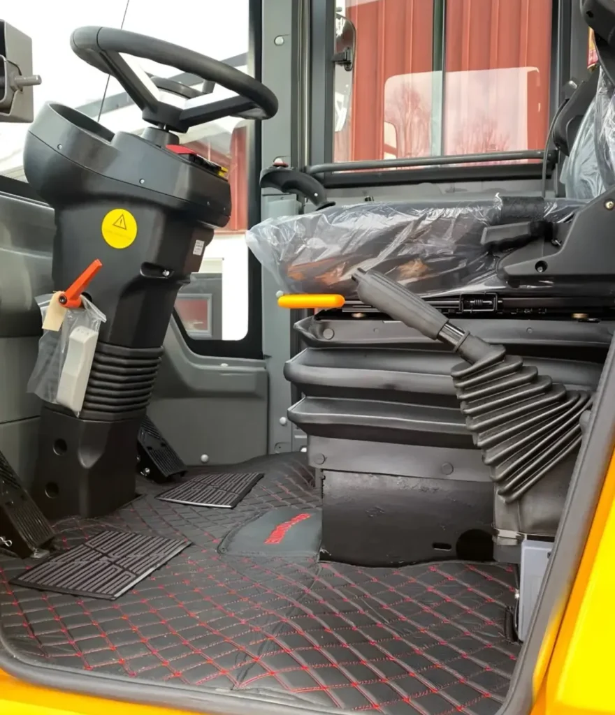 Ergonomisk joystick och reglage i Euroloader L30T hjullastare